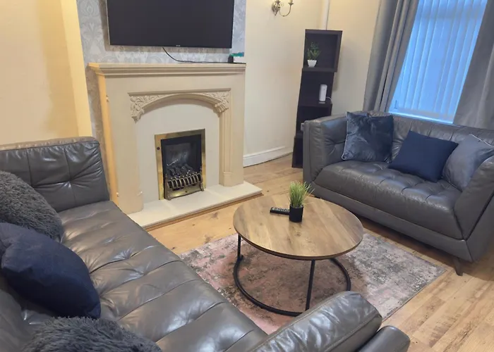 Charming 3Br House - Wifi Parking Pet Friendly
