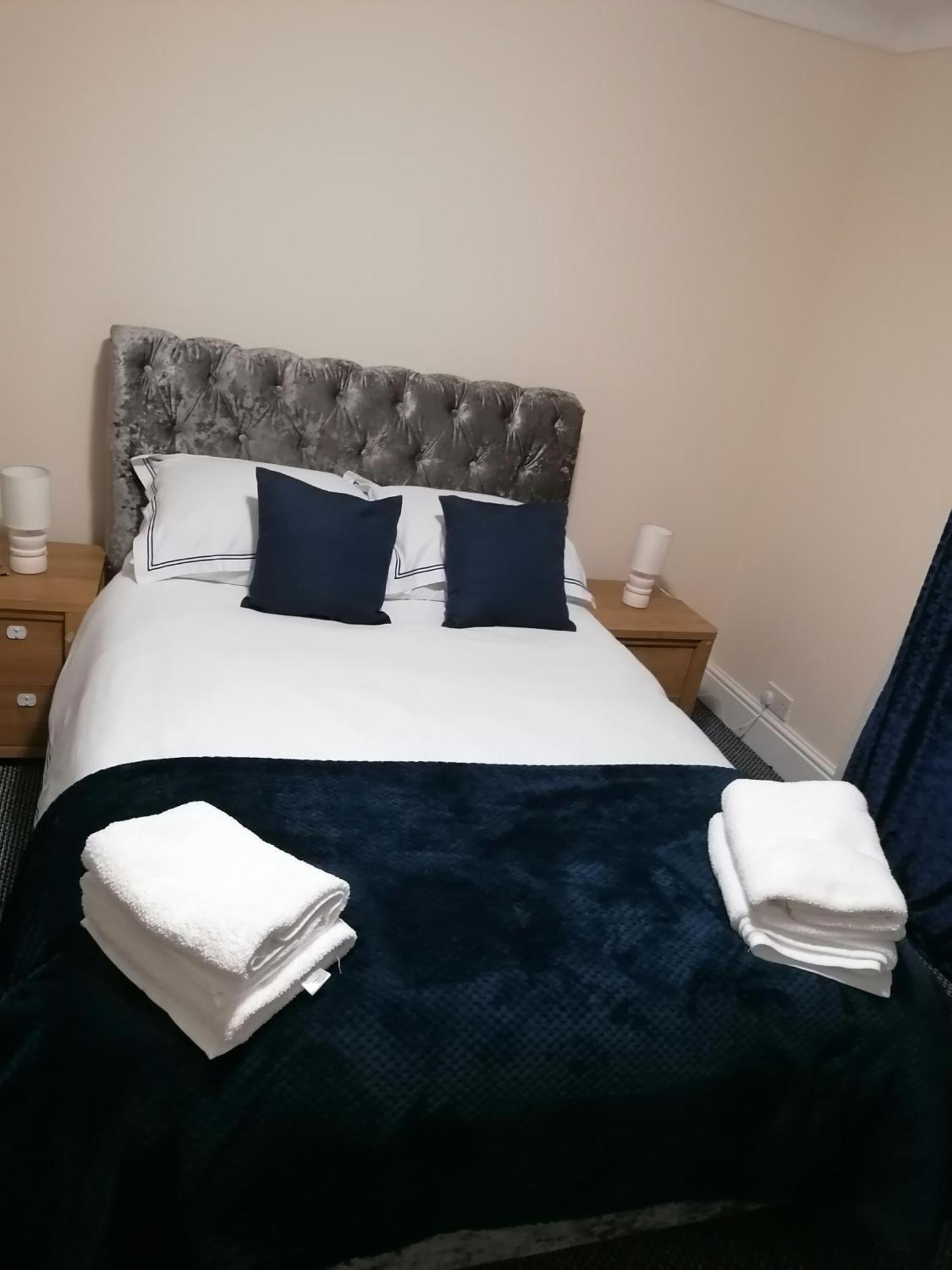 Charming 3br House - Wifi Parking Pet Friendly Dudley