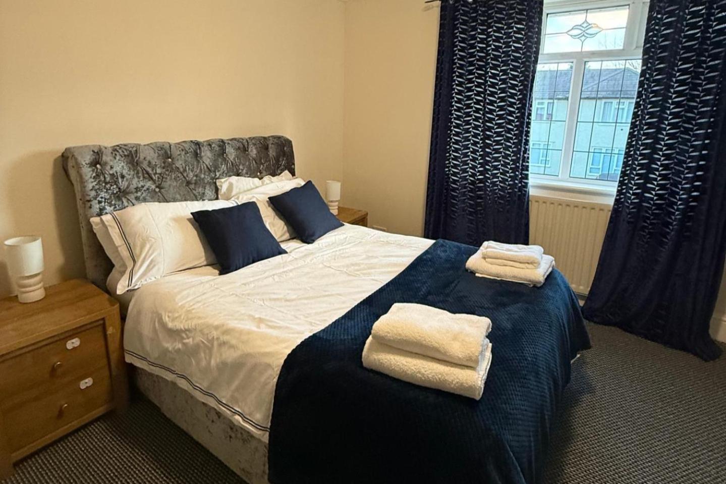 Charming 3br House - Wifi Parking Pet Friendly